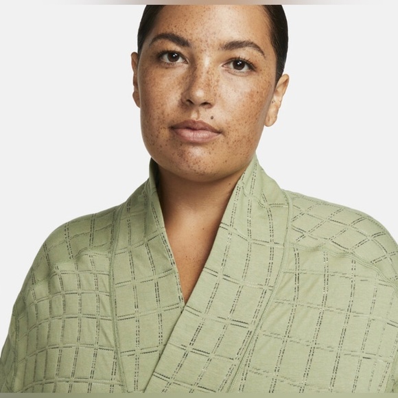 NEW NIKE - Yoga Therma-FIT Luxe​ Top - Picture 9 of 16